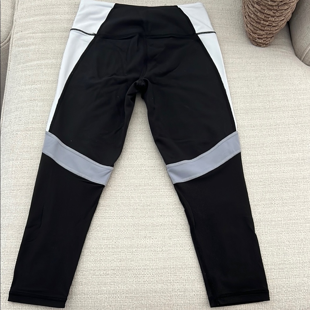 Victoria Sport Black and Gray Cropped Leggings - Picture 2 of 3